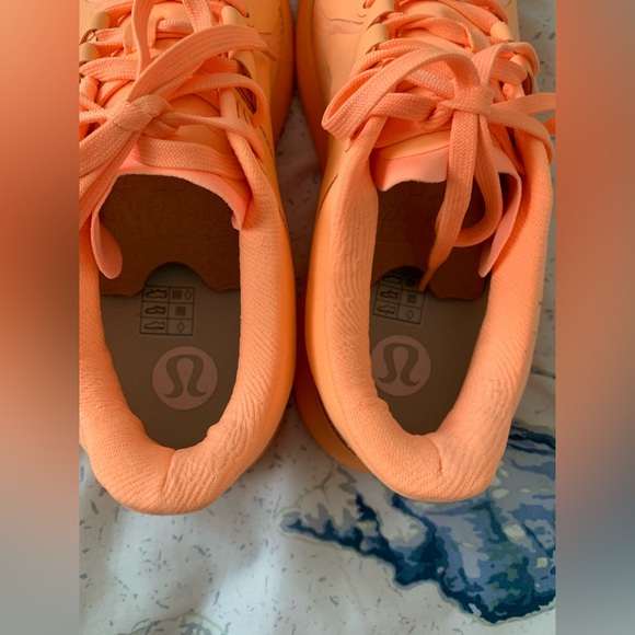 Lululemon athletica Women's Strongfeel training shoes size 9 - Picture 3 of 9